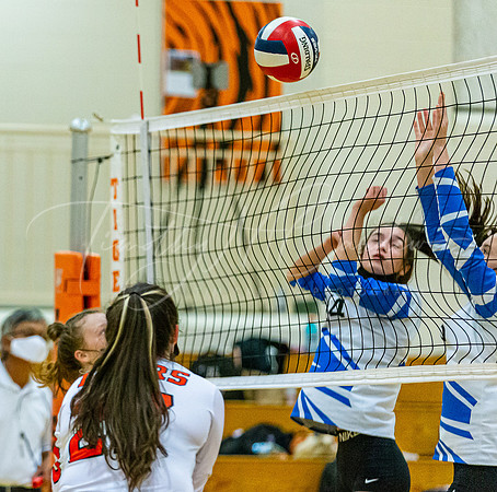 Ipswich vs Danvers Girls HS Volleyball Game Fall 2021_2021-10-08_06-02-51_IM1D7882_@TimCardew_2021