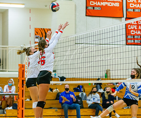 Ipswich vs Danvers Girls HS Volleyball Game Fall 2021_2021-10-08_06-06-29_IM1D7926_@TimCardew_2021