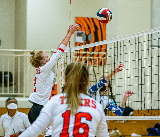 Ipswich vs Danvers Girls HS Volleyball Game Fall 2021_2021-10-08_06-09-16_IM1D7978_@TimCardew_2021