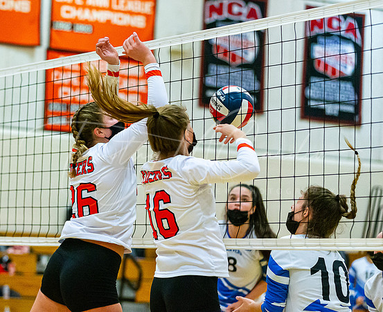 Ipswich vs Danvers Girls HS Volleyball Game Fall 2021_2021-10-08_06-09-54_IM1D7983_@TimCardew_2021