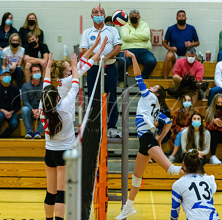 Ipswich vs Danvers Girls HS Volleyball Game Fall 2021_2021-10-08_06-28-14_IM1D8236_@TimCardew_2021