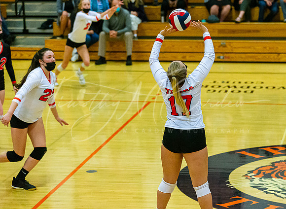Ipswich vs Danvers Girls HS Volleyball Game Fall 2021_2021-10-08_06-28-42_IM1D8269_@TimCardew_2021