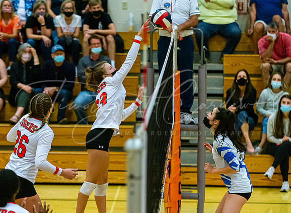 Ipswich vs Danvers Girls HS Volleyball Game Fall 2021_2021-10-08_06-33-49_IM1D8403_@TimCardew_2021
