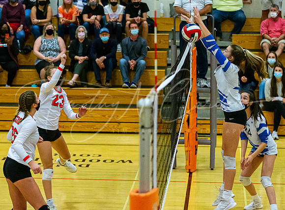 Ipswich vs Danvers Girls HS Volleyball Game Fall 2021_2021-10-08_06-35-53_IM1D8439_@TimCardew_2021