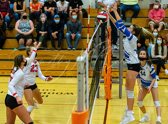 Ipswich vs Danvers Girls HS Volleyball Game Fall 2021_2021-10-08_06-35-53_IM1D8440_@TimCardew_2021