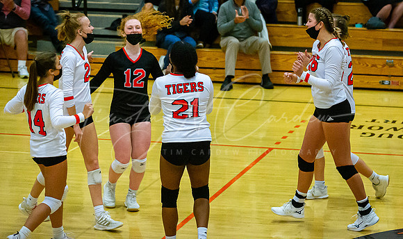 Ipswich vs Danvers Girls HS Volleyball Game Fall 2021_2021-10-08_06-36-28_IM1D8467_@TimCardew_2021