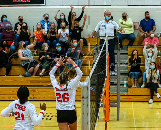 Ipswich vs Danvers Girls HS Volleyball Game Fall 2021_2021-10-08_06-36-26_IM1D8463_@TimCardew_2021