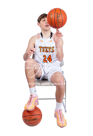 Ipswich HS Boys Basketball 2025 Media Day_2025-01-09_04-39-31_DT7T8990_@TimCardew_2025-Edit