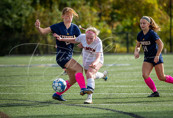 Ipswich vs Lynnfield Girls HS Varsity Soccer Game Fall 2021_2021-10-11_10-32-10_IM1D8638_@TimCardew_2021