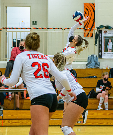 Ipswich vs Triton Girls HS Volleyball Game Fall 2021_2021-10-27_05-47-27_IM1D0099_@TimCardew_2021