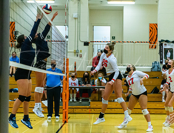 Ipswich vs Triton Girls HS Volleyball Game Fall 2021_2021-10-27_05-58-49_AB5W0681_@TimCardew_2021
