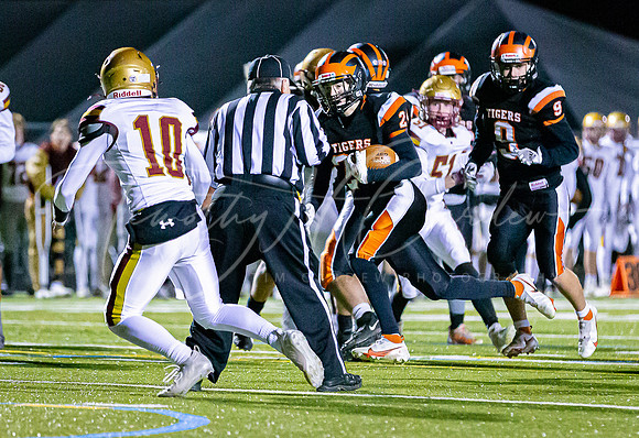 Ipswich vs Newburyport Varsity Football Game Fall 2021_2021-10-29_06-51-46_IM1D2053_@TimCardew_2021