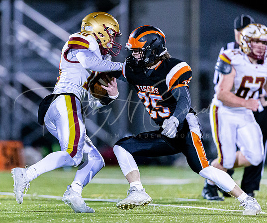 Ipswich vs Newburyport Varsity Football Game Fall 2021_2021-10-29_08-08-48_AB5W2632_@TimCardew_2021