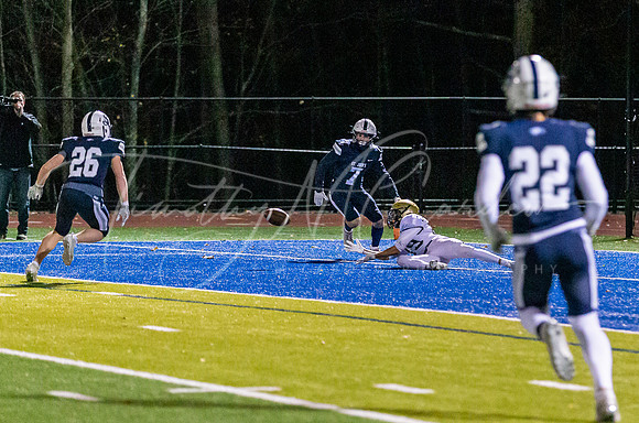 St. John’s Prep vs Shrewsbury Football Game D1 Playoffs Fall 2021_2021-11-05_06-15-12_IM1D3345_@TimCardew_2021