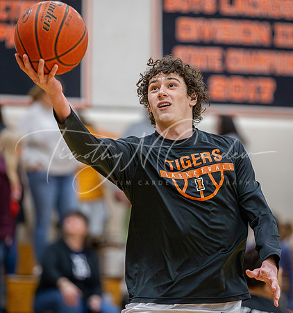 Ipswich vs Amesbury Boys HS Varsity Basketball 2024_01-26_07-15-41_AB5W5569_@TimCardew_2024-Enhanced-NR