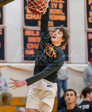 Ipswich vs Amesbury Boys HS Varsity Basketball 2024_01-26_07-16-32_AB5W5598_@TimCardew_2024-Enhanced-NR