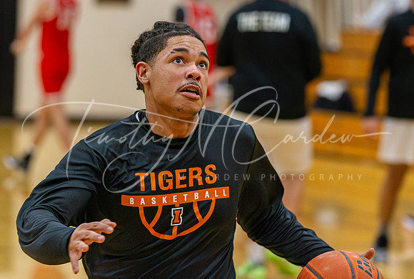 Ipswich vs Amesbury Boys HS Varsity Basketball 2024_01-26_07-17-16_AB5W5616_@TimCardew_2024-Enhanced-NR