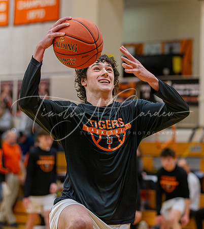 Ipswich vs Amesbury Boys HS Varsity Basketball 2024_01-26_07-17-33_AB5W5642_@TimCardew_2024-Enhanced-NR