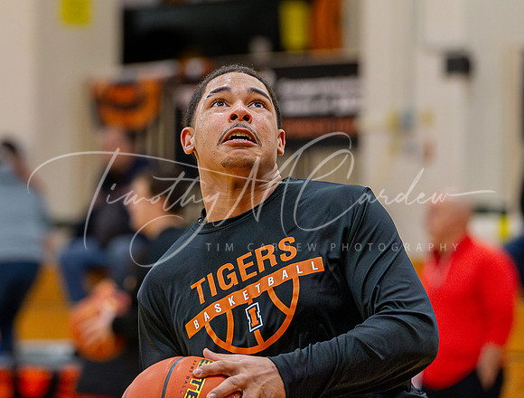 Ipswich vs Amesbury Boys HS Varsity Basketball 2024_01-26_07-17-47_AB5W5650_@TimCardew_2024-Enhanced-NR