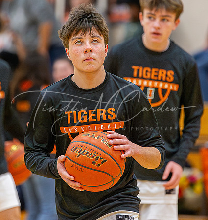 Ipswich vs Amesbury Boys HS Varsity Basketball 2024_01-26_07-18-07_AB5W5668_@TimCardew_2024-Enhanced-NR