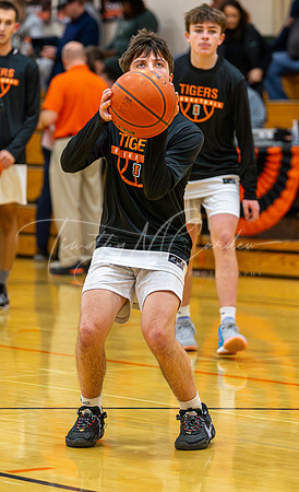 Ipswich vs Amesbury Boys HS Varsity Basketball 2024_01-26_07-18-39_AB5W5735_@TimCardew_2024-Enhanced-NR