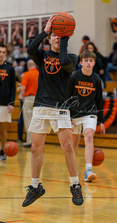 Ipswich vs Amesbury Boys HS Varsity Basketball 2024_01-26_07-18-39_AB5W5737_@TimCardew_2024-Enhanced-NR