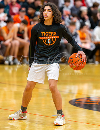 Ipswich vs Amesbury Boys HS Varsity Basketball 2024_01-26_07-21-05_AB5W5805_@TimCardew_2024-Enhanced-NR