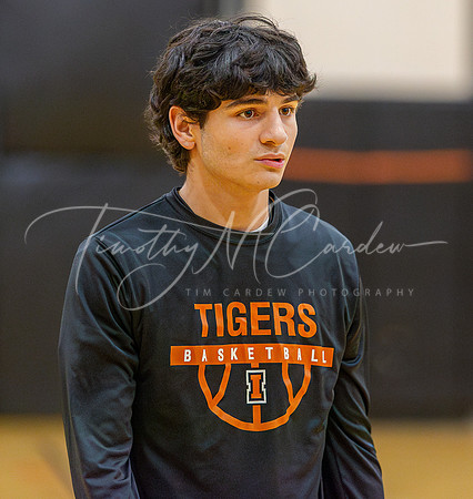 Ipswich vs Amesbury Boys HS Varsity Basketball 2024_01-26_07-23-06_AB5W5864_@TimCardew_2024-Enhanced-NR