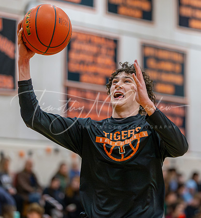 Ipswich vs Amesbury Boys HS Varsity Basketball 2024_01-26_07-24-33_AB5W5917_@TimCardew_2024-Enhanced-NR
