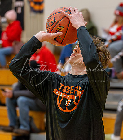 Ipswich vs Amesbury Boys HS Varsity Basketball 2024_01-26_07-25-22_AB5W5948_@TimCardew_2024-Enhanced-NR