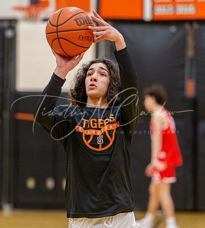 Ipswich vs Amesbury Boys HS Varsity Basketball 2024_01-26_07-25-26_AB5W5955_@TimCardew_2024-Enhanced-NR