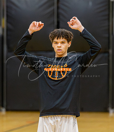 Ipswich vs Amesbury Boys HS Varsity Basketball 2024_01-26_07-25-28_AB5W5959_@TimCardew_2024-Enhanced-NR