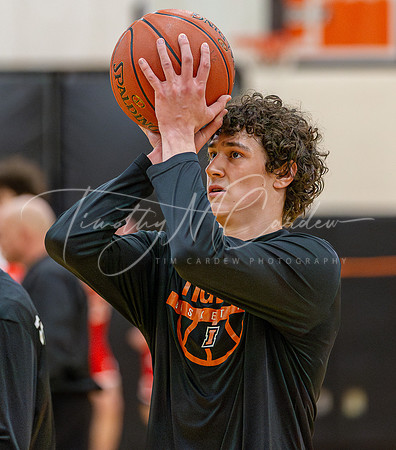 Ipswich vs Amesbury Boys HS Varsity Basketball 2024_01-26_07-26-37_AB5W5996_@TimCardew_2024-Enhanced-NR