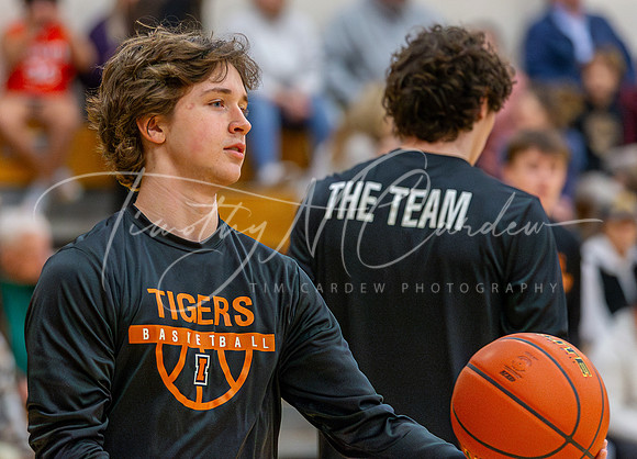 Ipswich vs Amesbury Boys HS Varsity Basketball 2024_01-26_07-27-14_AB5W6005_@TimCardew_2024-Enhanced-NR