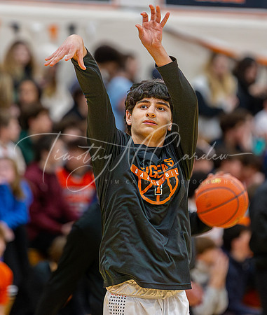 Ipswich vs Amesbury Boys HS Varsity Basketball 2024_01-26_07-28-02_AB5W6015_@TimCardew_2024-Enhanced-NR