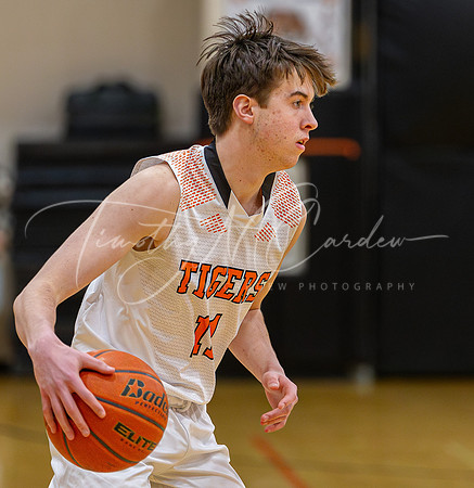 Ipswich vs Amesbury Boys HS Varsity Basketball 2024_01-26_07-41-17_AB5W6033_@TimCardew_2024-Enhanced-NR