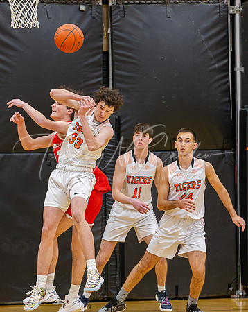 Ipswich vs Amesbury Boys HS Varsity Basketball 2024_01-26_07-44-27_AB5W6124_@TimCardew_2024-Enhanced-NR