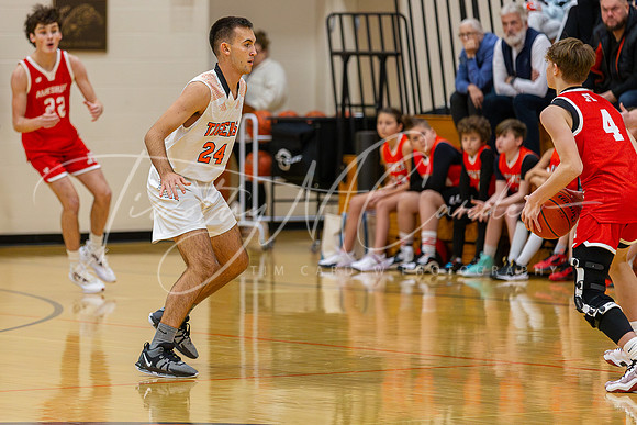 Ipswich vs Amesbury Boys HS Varsity Basketball 2024_01-26_07-45-24_AB5W6152_@TimCardew_2024-Enhanced-NR
