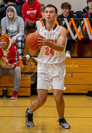 Ipswich vs Amesbury Boys HS Varsity Basketball 2024_01-26_07-45-45_AB5W6170_@TimCardew_2024-Enhanced-NR