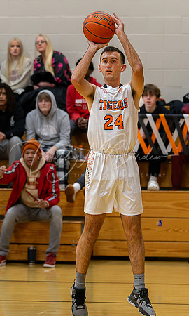 Ipswich vs Amesbury Boys HS Varsity Basketball 2024_01-26_07-45-45_AB5W6174_@TimCardew_2024-Enhanced-NR