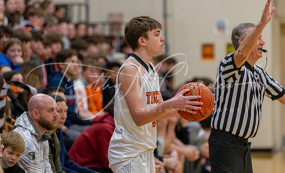 Ipswich vs Amesbury Boys HS Varsity Basketball 2024_01-26_07-49-25_AB5W6258_@TimCardew_2024-Enhanced-NR