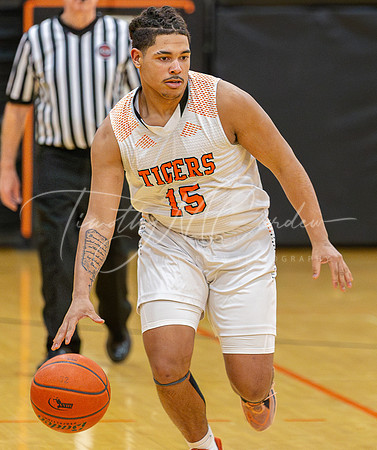 Ipswich vs Amesbury Boys HS Varsity Basketball 2024_01-26_07-49-53_AB5W6270_@TimCardew_2024-Enhanced-NR