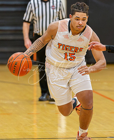 Ipswich vs Amesbury Boys HS Varsity Basketball 2024_01-26_07-49-53_AB5W6273_@TimCardew_2024-Enhanced-NR