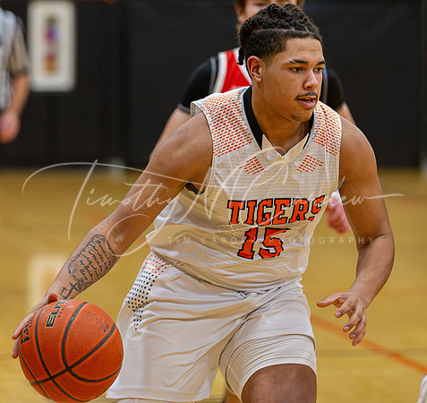 Ipswich vs Amesbury Boys HS Varsity Basketball 2024_01-26_07-49-54_AB5W6281_@TimCardew_2024-Enhanced-NR