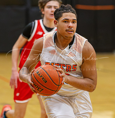 Ipswich vs Amesbury Boys HS Varsity Basketball 2024_01-26_07-49-54_AB5W6283_@TimCardew_2024-Enhanced-NR