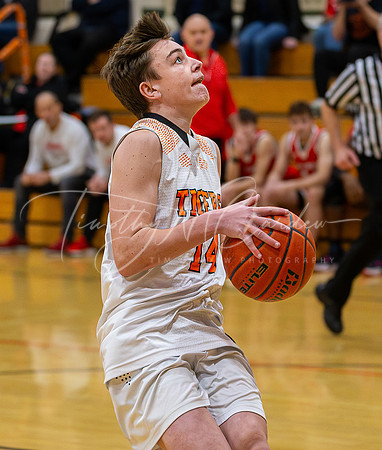 Ipswich vs Amesbury Boys HS Varsity Basketball 2024_01-26_07-53-55_AB5W6409_@TimCardew_2024-Enhanced-NR