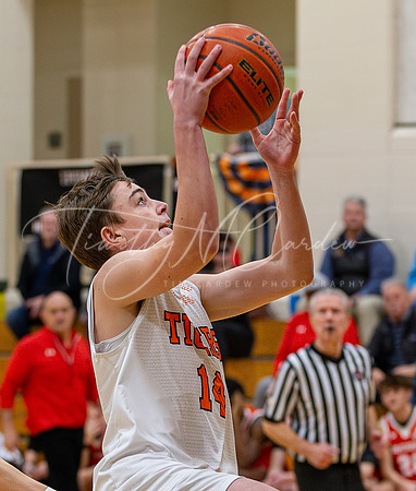 Ipswich vs Amesbury Boys HS Varsity Basketball 2024_01-26_07-53-55_AB5W6411_@TimCardew_2024-Enhanced-NR
