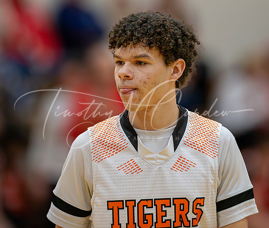 Ipswich vs Amesbury Boys HS Varsity Basketball 2024_01-26_07-59-25_DT7T5818_@TimCardew_2024-Enhanced-NR