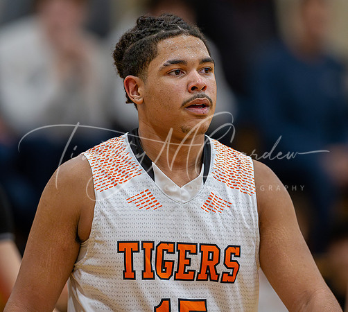 Ipswich vs Amesbury Boys HS Varsity Basketball 2024_01-26_08-01-19_DT7T5833_@TimCardew_2024-Enhanced-NR