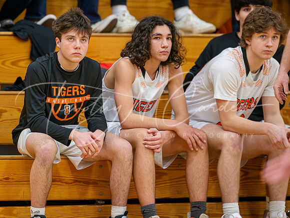 Ipswich vs Amesbury Boys HS Varsity Basketball 2024_01-26_08-01-37_DT7T5834_@TimCardew_2024-Enhanced-NR
